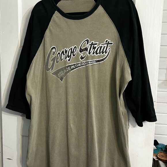 George Strait - Picture 1 of 2